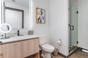 Studio with a City View Near Bayside