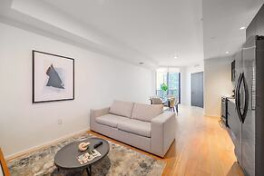 Fabulous Bayside Views in this Apt