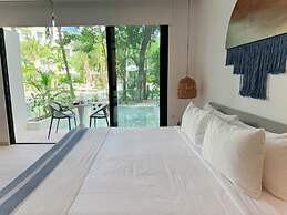 WARM STUDIO SWIM UP CPL B108 By SANDY POWERFUL