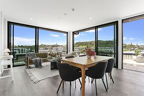 Enfield Sky- Brand New Penthouse