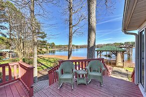 Bear Creek Lodge by Avantstay Lakefront + Dock