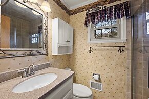 Bear Creek Lodge by Avantstay Lakefront + Dock