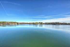 Bear Creek Lodge by Avantstay Lakefront + Dock
