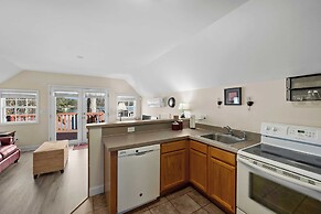 Bear Creek Lodge by Avantstay Lakefront + Dock