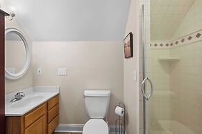 Bear Creek Lodge by Avantstay Lakefront + Dock