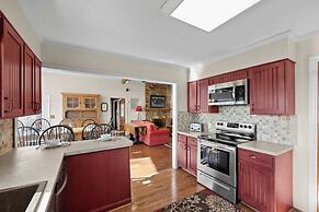 Bear Creek Lodge by Avantstay Lakefront + Dock