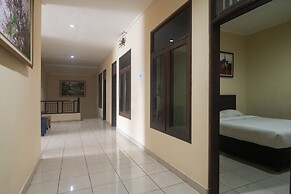 Miraa Guest House & Resto