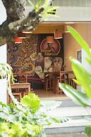 Miraa Guest House & Resto