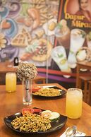 Miraa Guest House & Resto