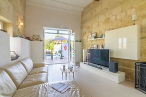 Ta'patee Pool Farmhouse in Gozo