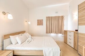 Ta'patee Pool Farmhouse in Gozo