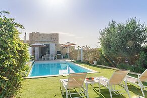 Ta'patee Pool Farmhouse in Gozo