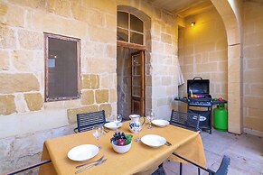 Ta'leli Pool Farmhouse in Gozo