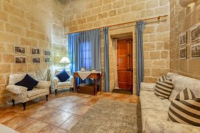 Ta'leli Pool Farmhouse in Gozo