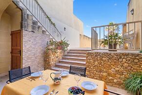 Ta'leli Pool Farmhouse in Gozo