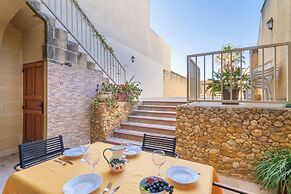 Ta'leli Pool Farmhouse in Gozo