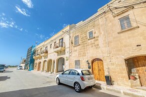 Ta'leli Pool Farmhouse in Gozo