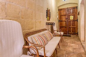 Ta'leli Pool Farmhouse in Gozo