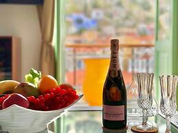 Athenas - Neoclassic Harbour View