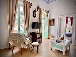 Athenas - Neoclassic Harbour View