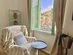 Athenas - Neoclassic Harbour View