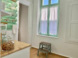 Athenas - Neoclassic Harbour View