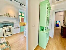 Athenas - Neoclassic Harbour View