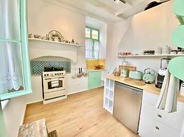 Athenas - Neoclassic Harbour View