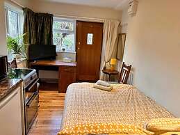 Fab Studio Room in Botley, Oxford