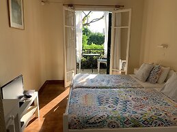 The Mayflower Studios & Apartments