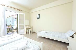 The Mayflower Studios & Apartments