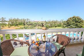 The Mayflower Studios & Apartments