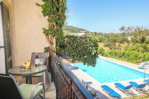 The Mayflower Studios & Apartments