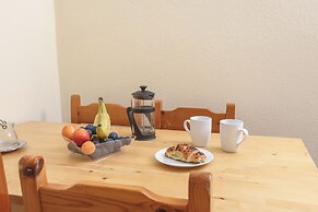 The Mayflower Studios & Apartments