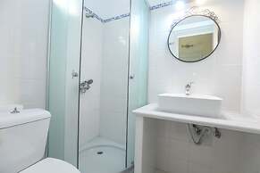 The Mayflower Studios & Apartments