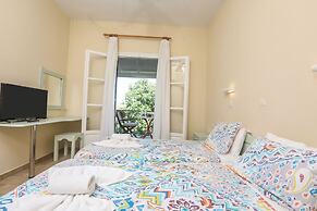 The Mayflower Studios & Apartments