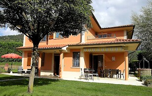 Villino Blu Private Villa on the Chianti Hils 10 Plus 2 pax