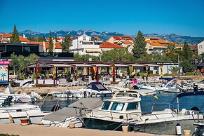 Deluxe Villa Laura With Pool Studio 1b