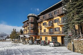 Belvedere Apartments A21