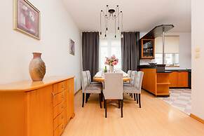 Apartment Near the Airport by Renters