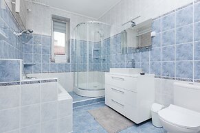 Apartment Near the Airport by Renters