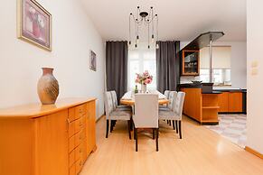 Apartment Near the Airport by Renters