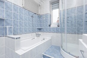 Apartment Near the Airport by Renters