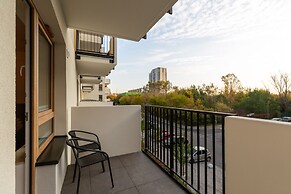 Atrium Promenada Apartment by Renters