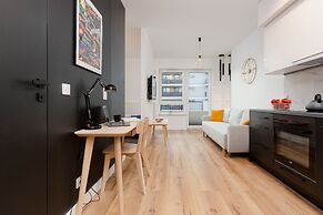 Atrium Promenada Apartment by Renters