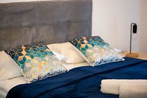 Atrium Promenada Apartment by Renters