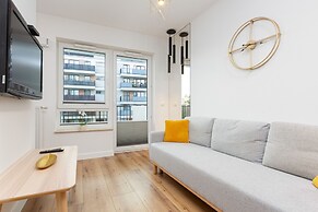 Atrium Promenada Apartment by Renters