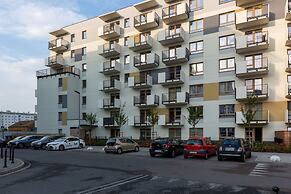 Atrium Promenada Apartment by Renters