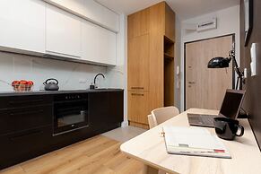 Atrium Promenada Apartment by Renters