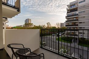 Atrium Promenada Apartment by Renters